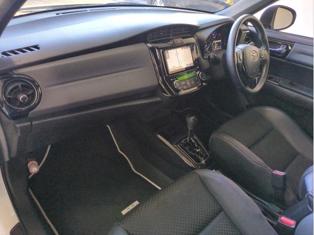 カローラフィールダー ハイブリッドG ダブルバイビー 衝突軽減装置 車線逸脱警報 純正ナビ バックカメラ ハーフレザーシート BTオーディオ CD・DVD再生 LEDライト オートライト 純正アルミ ETC Fフォグランプ アイドリングストップ(8枚目)