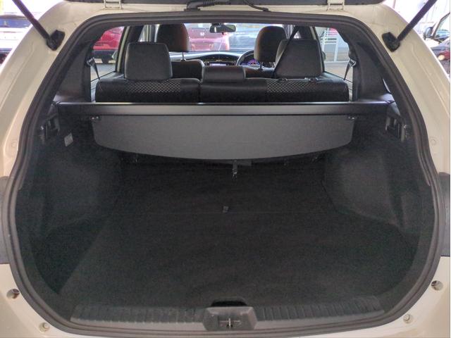 カローラフィールダー ハイブリッドG ダブルバイビー 衝突軽減装置 車線逸脱警報 純正ナビ バックカメラ ハーフレザーシート BTオーディオ CD・DVD再生 LEDライト オートライト 純正アルミ ETC Fフォグランプ アイドリングストップ(11枚目)