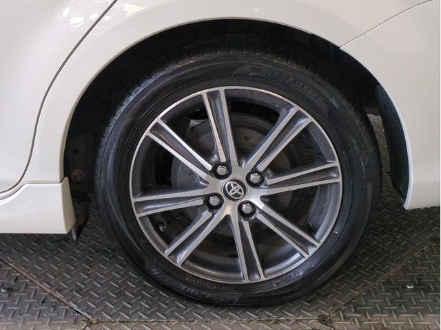 カローラフィールダー ハイブリッドG ダブルバイビー 衝突軽減装置 車線逸脱警報 純正ナビ バックカメラ ハーフレザーシート BTオーディオ CD・DVD再生 LEDライト オートライト 純正アルミ ETC Fフォグランプ アイドリングストップ(45枚目)