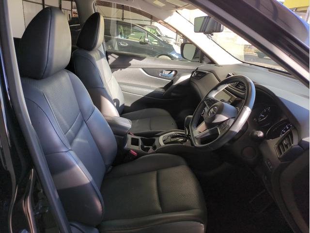 エクストレイル 20Xi 後席モニター 電動リアゲート 衝突軽減装置 追従クルコン レーンアシスト 障害物センサー BSM 全周囲カメラ ドラレコ ETC 純正ナビ BTオーディオ ブルーレイ再生 純正アルミ(25枚目)