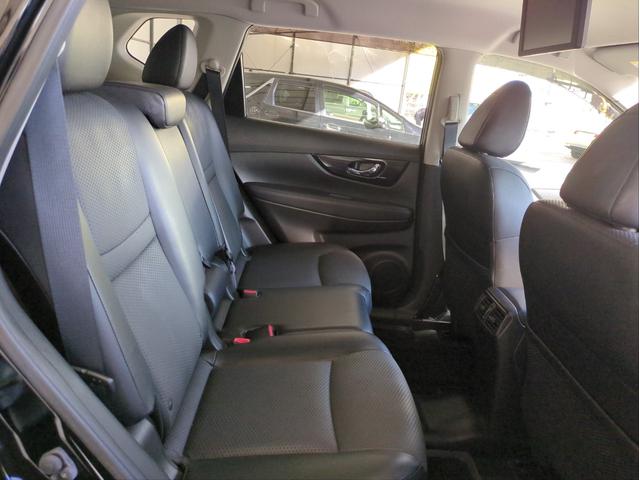 エクストレイル 20Xi 後席モニター 電動リアゲート 衝突軽減装置 追従クルコン レーンアシスト 障害物センサー BSM 全周囲カメラ ドラレコ ETC 純正ナビ BTオーディオ ブルーレイ再生 純正アルミ(26枚目)