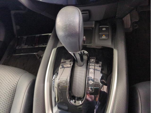 エクストレイル 20Xi 後席モニター 電動リアゲート 衝突軽減装置 追従クルコン レーンアシスト 障害物センサー BSM 全周囲カメラ ドラレコ ETC 純正ナビ BTオーディオ ブルーレイ再生 純正アルミ(33枚目)