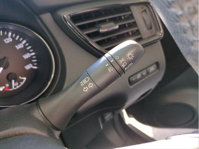 エクストレイル 20Xi 後席モニター 電動リアゲート 衝突軽減装置 追従クルコン レーンアシスト 障害物センサー BSM 全周囲カメラ ドラレコ ETC 純正ナビ BTオーディオ ブルーレイ再生 純正アルミ(35枚目)