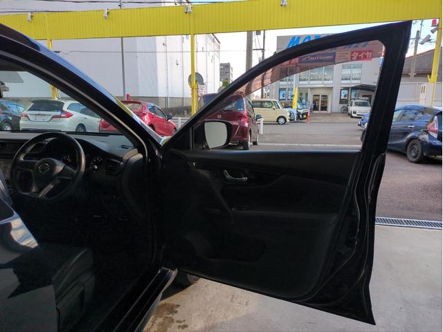 エクストレイル 20Xi 後席モニター 電動リアゲート 衝突軽減装置 追従クルコン レーンアシスト 障害物センサー BSM 全周囲カメラ ドラレコ ETC 純正ナビ BTオーディオ ブルーレイ再生 純正アルミ(40枚目)