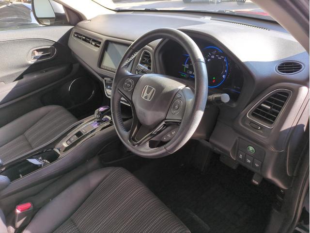 ヴェゼル ハイブリッドZ 衝突軽減ブレーキ バックカメラ メモリーナビ オートクルコン LEDライト オートライト シートヒーター ETC 純正アルミ BT接続 CD/DVD再生 Aストップ Pスタート ステアリモコン(24枚目)