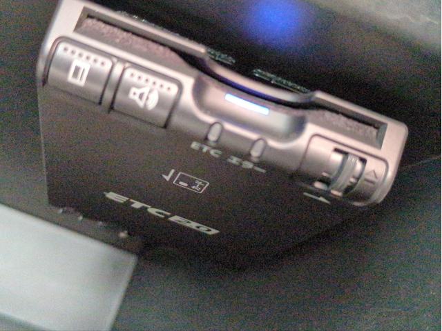 ノート e-パワー X シーギア 衝突軽減ブレーキ バックカメラ 全周囲カメラ SDナビ クリアランスソナー LEDライト オ-トライト ドラレコ ETC2.0 純正アルミ BT接続 CD/DVD再生 Aストップ Pスタート(17枚目)