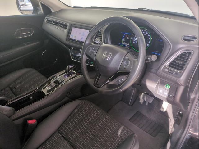 ヴェゼル ハイブリッドＺ　衝突軽減ブレーキ　バックカメラ　メモリーナビ　オートクルコン　シートヒーター　ＬＥＤライト　オートライト　ＥＴＣ　ルーフレール　純正アルミ　ハーフレザー　ＢＴ接続　パドルシフト　ＣＤ／ＤＶＤ再生（24枚目）