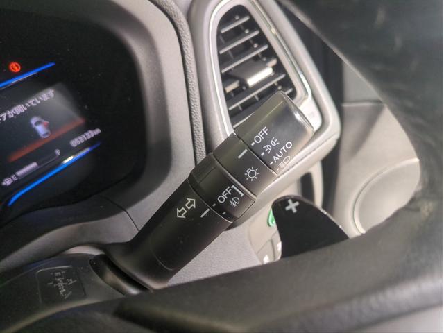 ヴェゼル ハイブリッドＺ　衝突軽減ブレーキ　バックカメラ　メモリーナビ　オートクルコン　シートヒーター　ＬＥＤライト　オートライト　ＥＴＣ　ルーフレール　純正アルミ　ハーフレザー　ＢＴ接続　パドルシフト　ＣＤ／ＤＶＤ再生（34枚目）