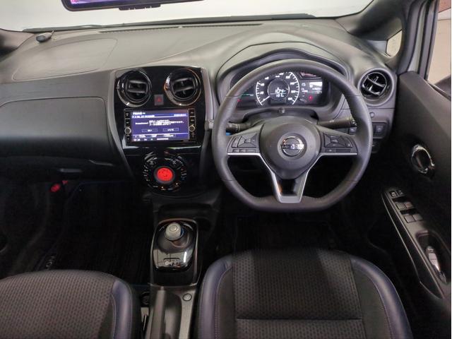 ノート ｅ－パワー　メダリスト　ブラックアロー　新品タイヤ　ワンオーナー　衝突軽減Ｂ　全周囲カメラ　障害物センサー　ＳＤナビ　追従クルコン　ＬＥＤライト　オートライト　ＥＴＣ２．０　ドラレコ　ＢＴ接続　純正アルミ　Ａストップ（12枚目）