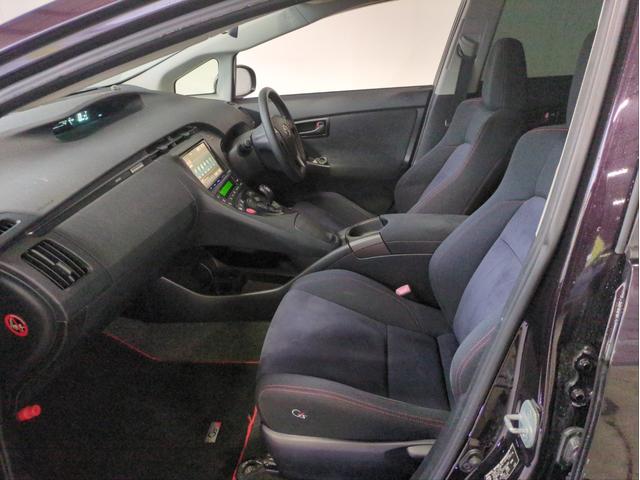 プリウス Ｓツーリングセレクション・Ｇ’ｓ　純正ナビ　バックカメラ　ＢＴオーディオ　ＣＤ・ＤＶＤ・ブルーレイ再生　プッシュスタート　スマートキー　ＨＩＤライト　オートライト　Ｆフォグランプ　純正アルミ　ＥＴＣ（9枚目）