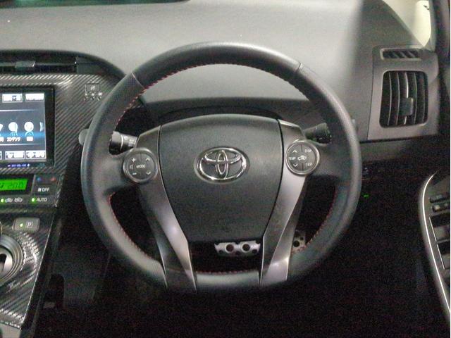 プリウス Ｓツーリングセレクション・Ｇ’ｓ　純正ナビ　バックカメラ　ＢＴオーディオ　ＣＤ・ＤＶＤ・ブルーレイ再生　プッシュスタート　スマートキー　ＨＩＤライト　オートライト　Ｆフォグランプ　純正アルミ　ＥＴＣ（13枚目）