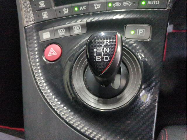 プリウス Ｓツーリングセレクション・Ｇ’ｓ　純正ナビ　バックカメラ　ＢＴオーディオ　ＣＤ・ＤＶＤ・ブルーレイ再生　プッシュスタート　スマートキー　ＨＩＤライト　オートライト　Ｆフォグランプ　純正アルミ　ＥＴＣ（32枚目）