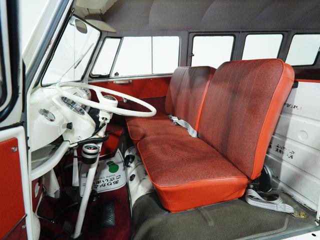 タイプII ベースグレード エアコン付き 7人乗り MT 13ウインド フルレストア(3枚目)