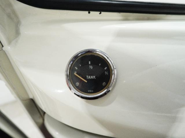 タイプII ベースグレード エアコン付き 7人乗り MT 13ウインド フルレストア(18枚目)