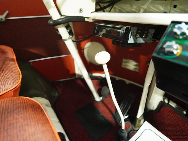 タイプII ベースグレード エアコン付き 7人乗り MT 13ウインド フルレストア(20枚目)