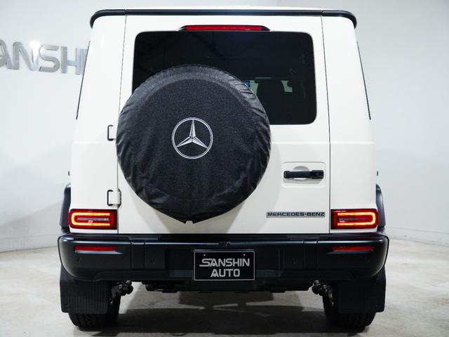 Gクラス G450d ED ストロンガー ザン ザ1980s EDストロンガーザンTHE1980S 国内25台限定 プロフェッショナルラインエクステリア MANUFAKTURナイトブラックFフェイス 専用インテリア 18インチAW スペアカバー 限定専用カラー(6枚目)