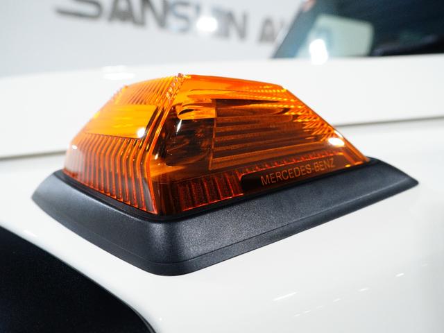 Gクラス G450d ED ストロンガー ザン ザ1980s EDストロンガーザンTHE1980S 国内25台限定 プロフェッショナルラインエクステリア MANUFAKTURナイトブラックFフェイス 専用インテリア 18インチAW スペアカバー 限定専用カラー(14枚目)