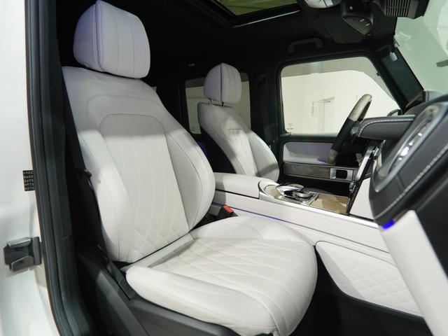 納車前に自社工場にて入念に納車前整備を施します。プレミアム輸入車専門店ならではのノウハウで、消耗品の交換はもちろん、その車種の弱点を押さえた整備も好評です。