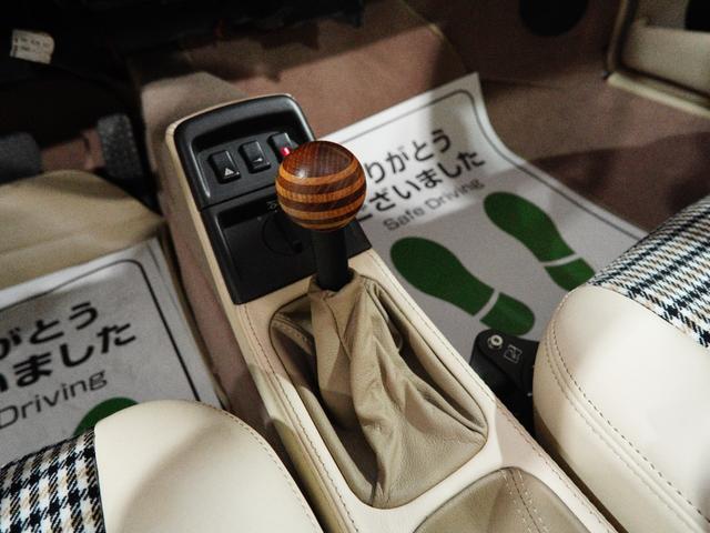 911 911カレラ2 タルガ 前席パワーシート シートヒーター パワーウィンドウ カスタマイズインテリア 4AT ポルシェクラッシック サーティフィケイト認定書付き(2025.6.15ポルシェディーラー)(18枚目)