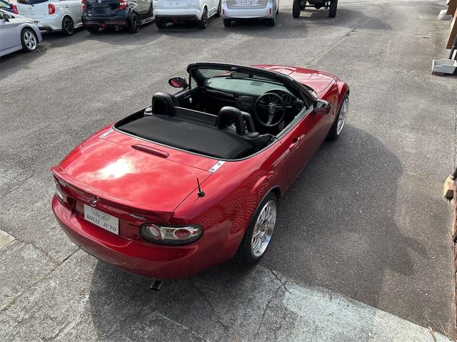 ロードスター RS F6速・禁煙車・RSアイザワマフラー・社外ステンレスエキマニ・クスコ車高調・RAYS17AW・クスコタワーバー・ダックテールスポイラー・ナルディハンドル・D席レカロ旧車風貼替えシート・ETCカードキー(17枚目)