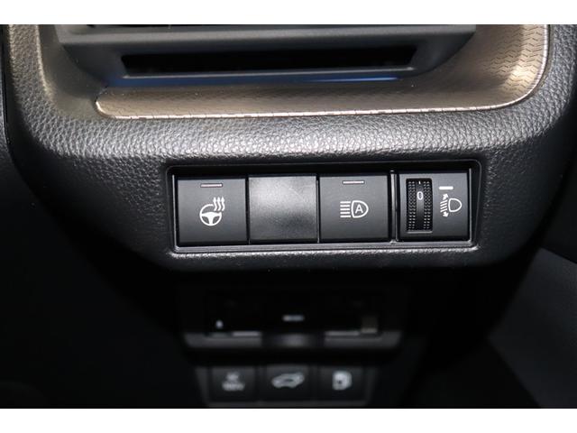 プリウス Z リアカメラ プリクラッシュ 試乗車 1オーナ AC100V電源 LEDランプ オートクルーズ アルミホイール AC 運転席エアバッグ 横滑り防止装置 ETC付 盗難防止システム パワーウインドウ TV(10枚目)