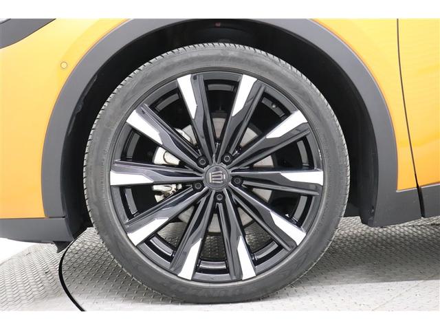 クラウンクロスオーバー RSアドバンスド 1オーナー 衝突回避 元試乗車 サンル-フ オートクルーズコントロール 横滑り防止 フルセグTV パワーシート レザーシート LED アルミホイール AC100V スマートキー ナビ&TV ABS(19枚目)