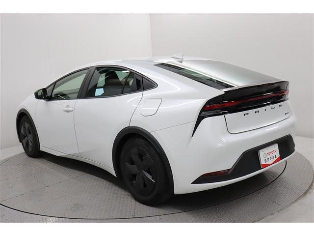 プリウス Ｕ　衝突回避システム　ＬＥＤ　ＡＣ１００Ｖ電源　Ｂモニター　クルーズコントロール　スマートキー　ＥＴＣ車載器　キーレス　ミュージックプレイヤー接続可　盗難防止システム　サイドエアバッグ　横滑り防止装置付き（2枚目）