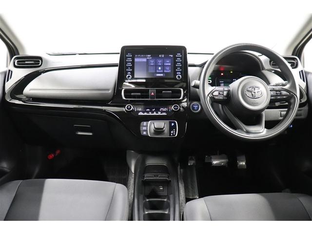 アクア Ｘ　踏み間違い防止　１００Ｖ　イモビ　点検記録簿　ＬＥＤヘッドライト　スマートキー　横滑り防止機能　キーレスエントリー　ワンオーナー　オートクルーズ　オートエアコン　元試乗車　カーテンエアバッグ　ＡＢＳ（3枚目）