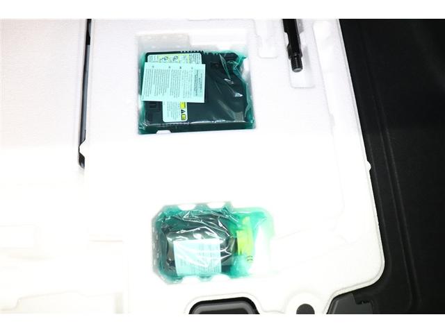 プリウス Ｘ　盗難防止装置　フルセグＴＶ　ＴＶ　１００Ｖ電源　ＬＥＤ　記録簿　ＥＳＣ　クルコン　ミュージックプレイヤー接続可　スマートキー　ＡＣ　キーフリー　ＥＴＣ　アイドリングストップ　サイドエアバック　ＡＢＳ（25枚目）