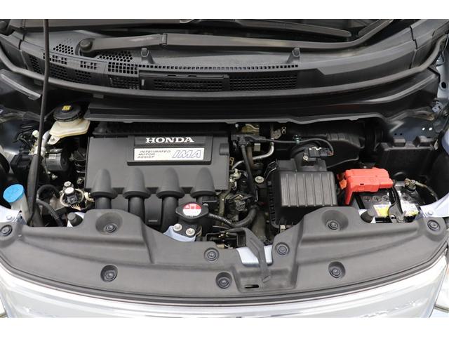 フリードスパイクハイブリッド ハイブリッド　エアバッグ　ウォークスルー　ナビＴＶ　パワーウインドウ　横滑り防止　メモリーナビ　キーレスキー　パワステ　Ｗエアバッグ　ＥＴＣ　オートエアコン　ＡＵＸ　ＡＢＳ　リアカメラ　取説記録　ＤＶＤ再生可（16枚目）