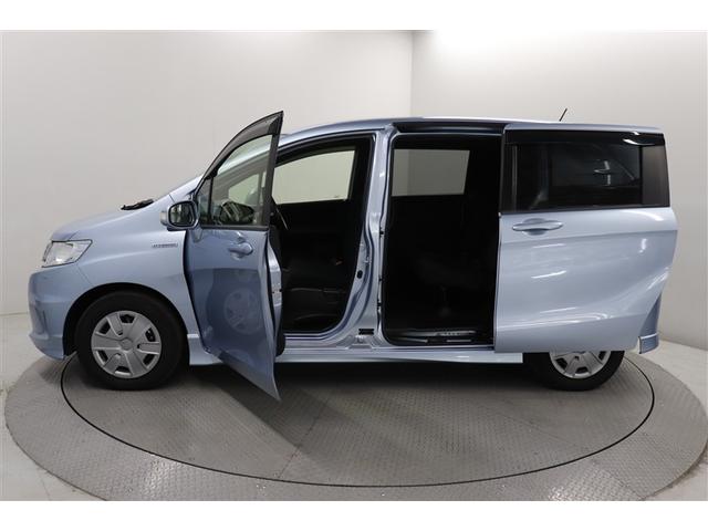 フリードスパイクハイブリッド ハイブリッド　エアバッグ　ウォークスルー　ナビＴＶ　パワーウインドウ　横滑り防止　メモリーナビ　キーレスキー　パワステ　Ｗエアバッグ　ＥＴＣ　オートエアコン　ＡＵＸ　ＡＢＳ　リアカメラ　取説記録　ＤＶＤ再生可（21枚目）