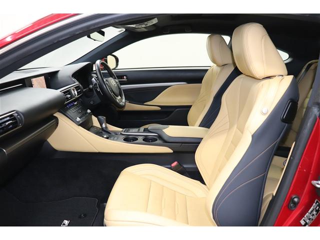 助手席も十分なスペースがございますので、ゆったりと座れます。