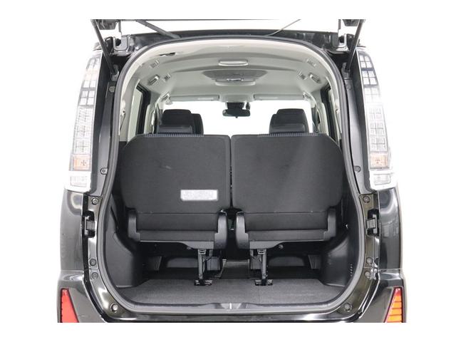 ヴォクシー ハイブリッドＺＳ　プリクラッシュ　スマキー　１オーナー　オートエアコン　ナビＴＶ　Ｗエアコン　アイドリングストップ　ＥＴＣ車載器　イモビ　ＬＥＤヘッドライ　ＶＳＣ　アルミ　地デジ　エアバック　両席エアバック　ＡＢＳ（21枚目）