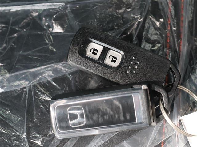 ＲＳ　ホンダセンシング　リヤパーキングセンサー　ＬＥＤヘッドライト　１５インチアルミ　コンビシート　シートヒーター　ナビ装着用バックカメラ・ステアリングスイッチ(15枚目)