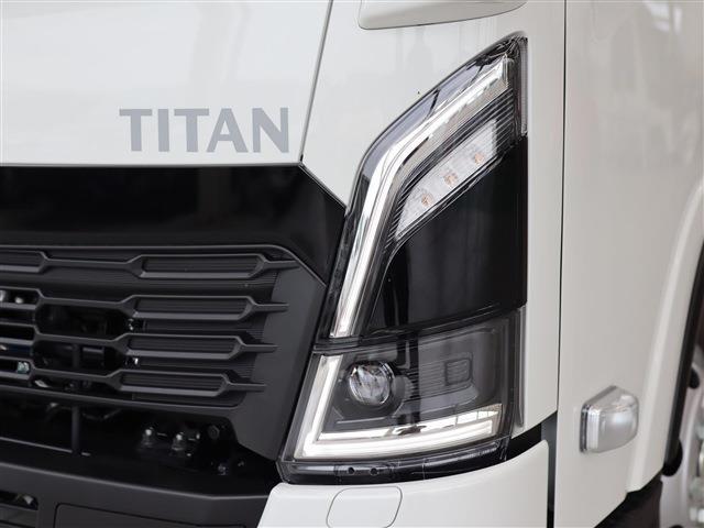 タイタントラック ワイドロングフルワイドロー　３．０　ワイド　ロング　フルワイドロー　ディーゼルターボ　３ｔ・軽減Ｂ・Ｂカメラ・ＥＴＣ２．０・アルミアオリ　（ホワイト）（33枚目）