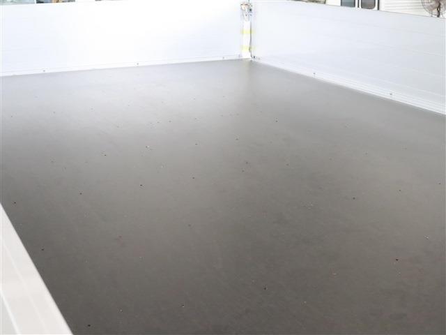 タイタントラック ワイドロングフルワイドロー　３．０　ワイド　ロング　フルワイドロー　ディーゼルターボ　３ｔ・軽減Ｂ・Ｂカメラ・ＥＴＣ２．０・アルミアオリ　（ホワイト）（38枚目）