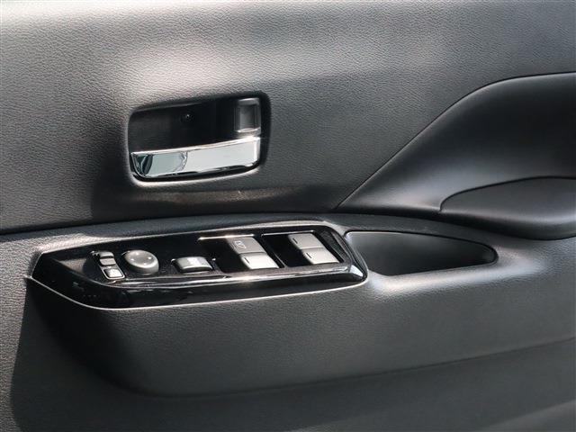 デリカミニ Ｔ　プレミアム　リミテッドエディション　２トーン　登録済未使用車　Ｍパイロット（5枚目）