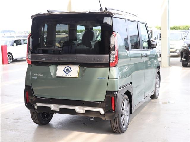 デリカミニ Ｔ　プレミアム　リミテッドエディション　２トーン　登録済未使用車　Ｍパイロット（6枚目）