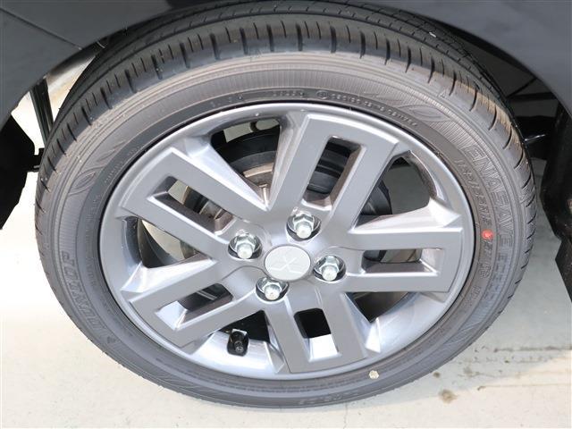 デリカミニ Ｔ　プレミアム　リミテッドエディション　２トーン　登録済未使用車　Ｍパイロット（8枚目）