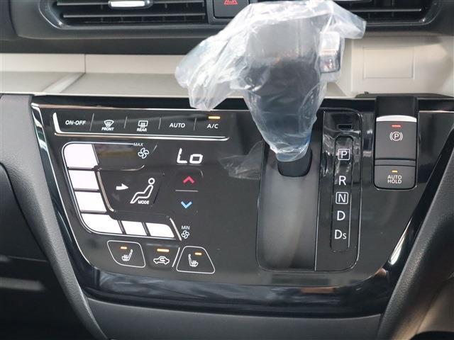 デリカミニ Ｔ　プレミアム　リミテッドエディション　２トーン　登録済未使用車　Ｍパイロット（9枚目）