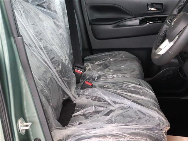 デリカミニ Ｔ　プレミアム　リミテッドエディション　２トーン　登録済未使用車　Ｍパイロット（15枚目）