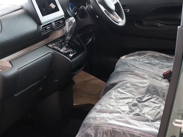 デリカミニ Ｔ　プレミアム　リミテッドエディション　２トーン　登録済未使用車　Ｍパイロット（17枚目）