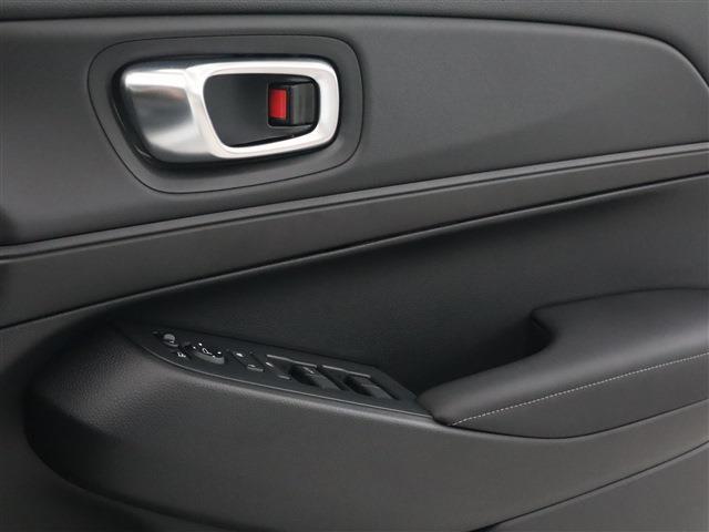 ヴェゼル Ｇ　４ＷＤ　登録済未使用車　ナビ装着用ＰＫＧ（4枚目）