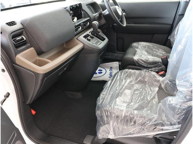 フリード エアー　ＥＸ　６人　届出済み未使用車　１５ＡＷ　ＢＳＭ　Ｒクーラー　シートヒーター（17枚目）