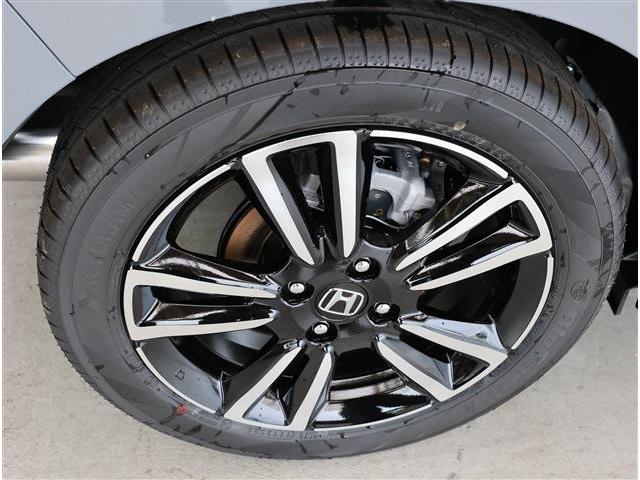 フィット ＲＳ　登録済未使用車　ナビ装着用ＰＫＧ（7枚目）