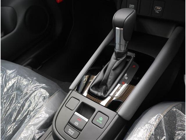 フィット ＲＳ　登録済未使用車　ナビ装着用ＰＫＧ（8枚目）