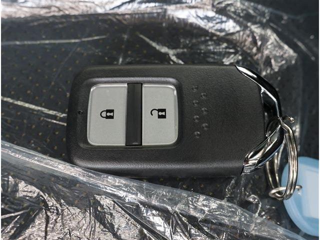 フィット ＲＳ　登録済未使用車　ナビ装着用ＰＫＧ（18枚目）