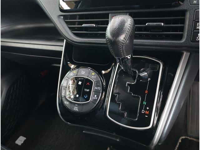 ヴォクシー ＺＳ　煌ＩＩＩ　コンビシート　ナビ　ＴＶ　バックカメラ　ＥＴＣ２．０（11枚目）