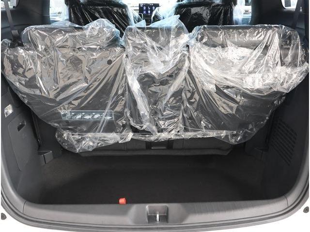 オデッセイハイブリッド ｅ：ＨＥＶアブソルート・ＥＸブラックエディション　登録済未使用車・１１．４型ナビ・ＴＶ・３６０カメラ付（19枚目）