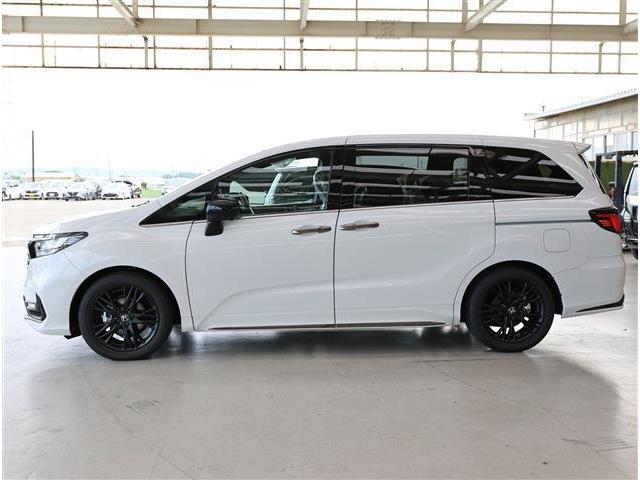 オデッセイハイブリッド ｅ：ＨＥＶアブソルート・ＥＸブラックエディション　登録済未使用車・１１．４型ナビ・ＴＶ・３６０カメラ付（26枚目）